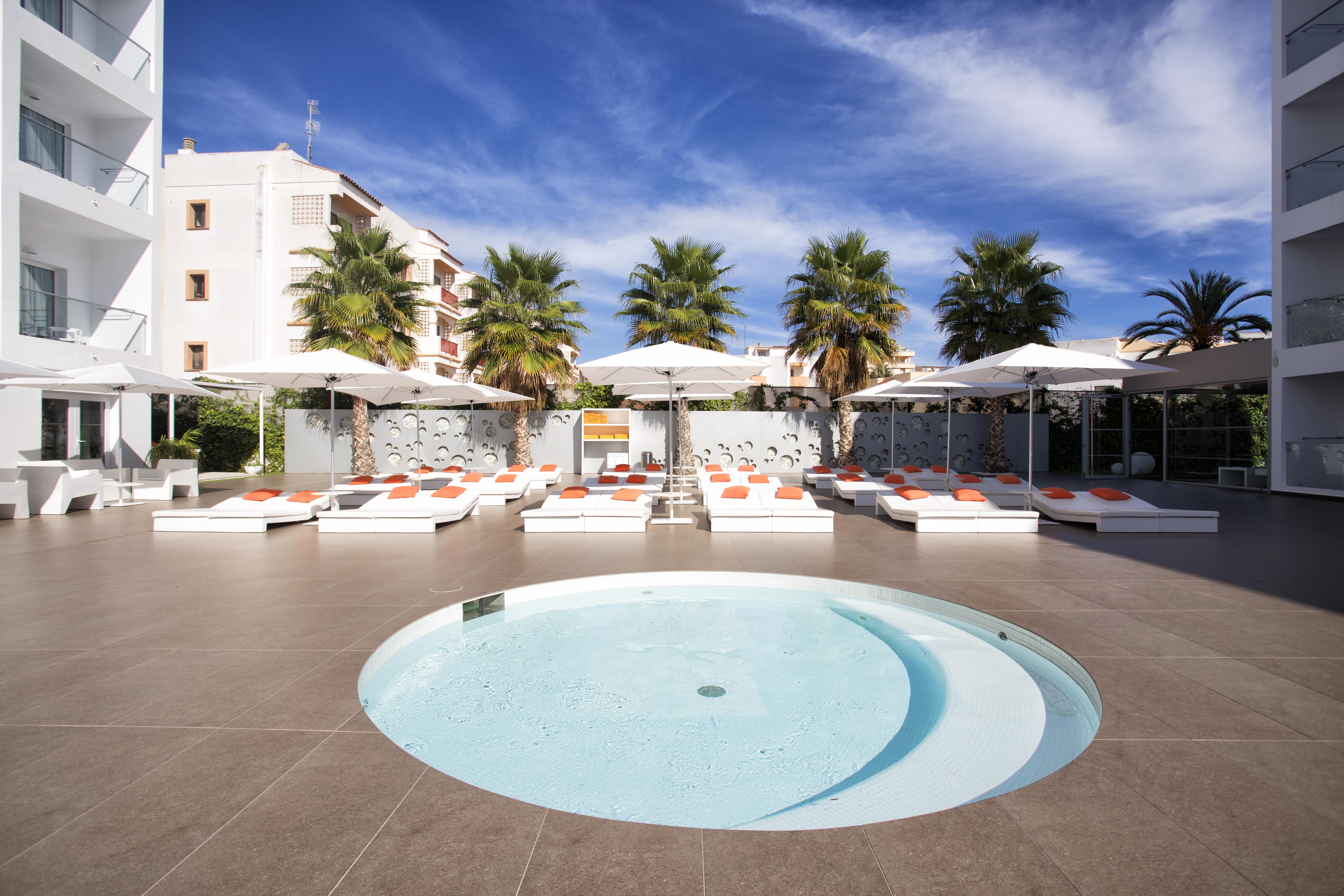 Ibiza Sun Apartments Playa d'en Bossa Exterior photo