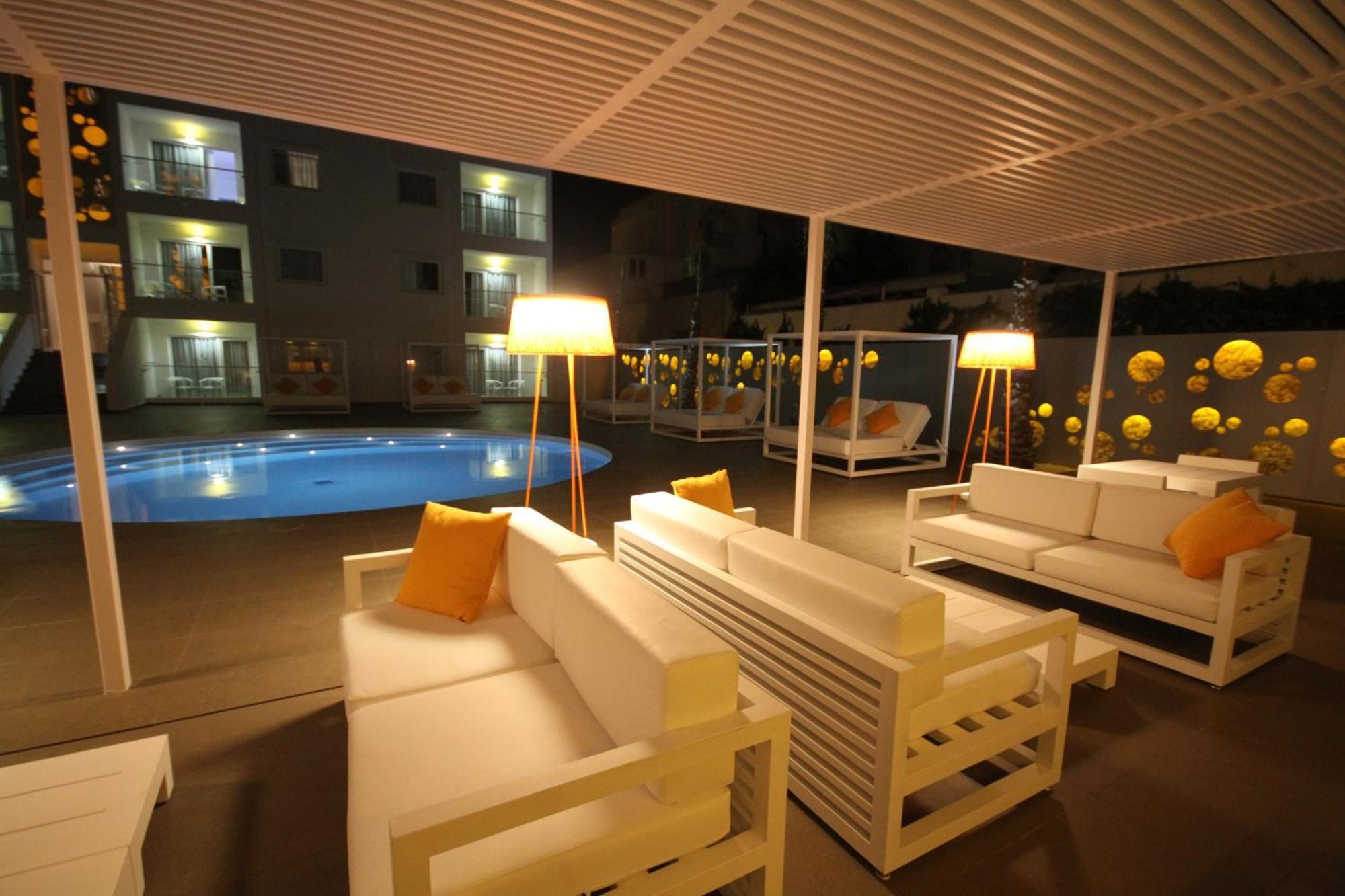 Ibiza Sun Apartments Playa d'en Bossa Exterior photo